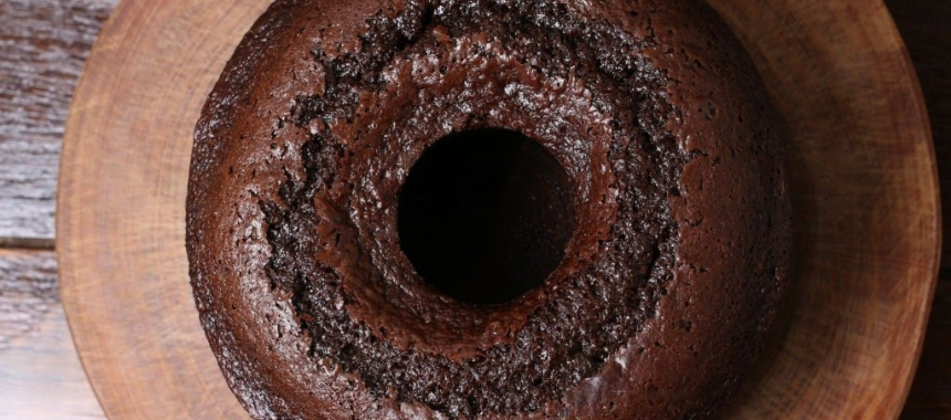 Bolo de Chocolate com Apenas Ingredientes Básicos